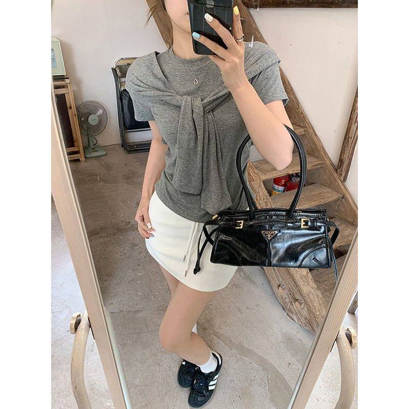 夏日穿搭选假两件T恤？莫代尔小众款vs网红基础款，实测对比不踩雷